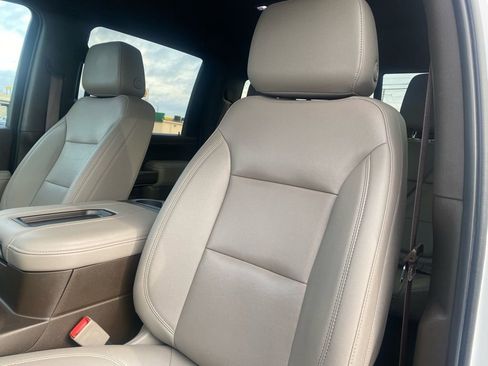 Used 2022 Chevrolet Silverado 2500 LTZ w/ LTZ Convenience Package image 11