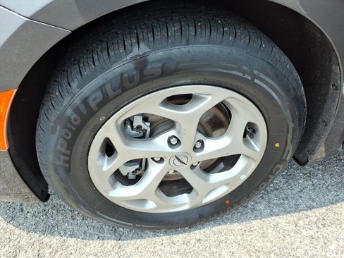 Used 2023 Chrysler Pacifica Limited FWD image 14