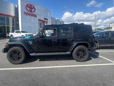 Used 2022 Jeep Wrangler Unlimited Sahara AWD/4WD image 1