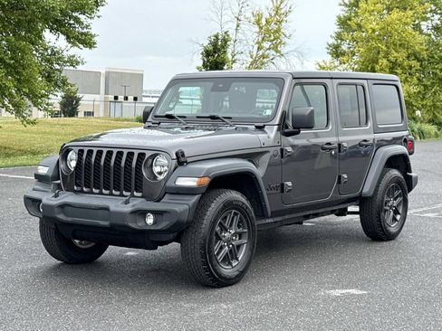 Used 2024 Jeep Wrangler Unlimited Sport AWD/4WD image 28