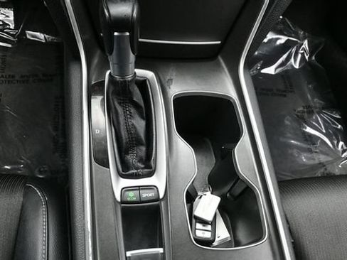 Used 2018 Honda Accord Sport image 18