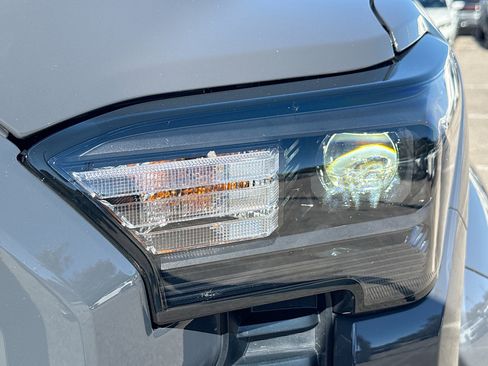 Used 2025 Toyota Tacoma SR5 image 9