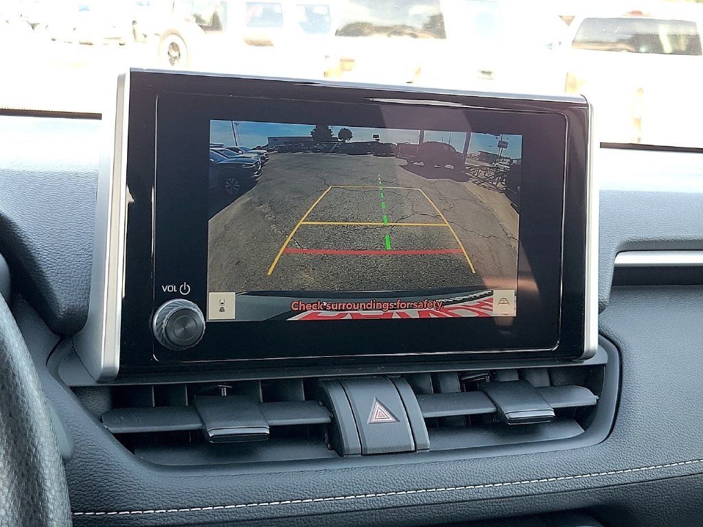 Used 2025 Toyota RAV4 LE AWD/4WD image 18