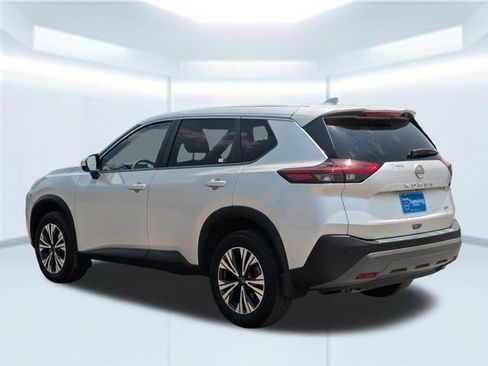 Used 2023 Nissan Rogue SV FWD image 3