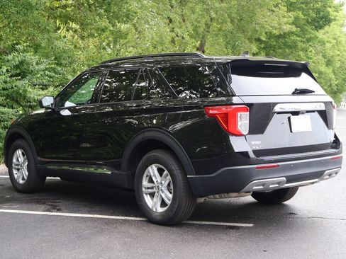 Used 2023 Ford Explorer XLT w/ Equipment Group 202A AWD/4WD image 6