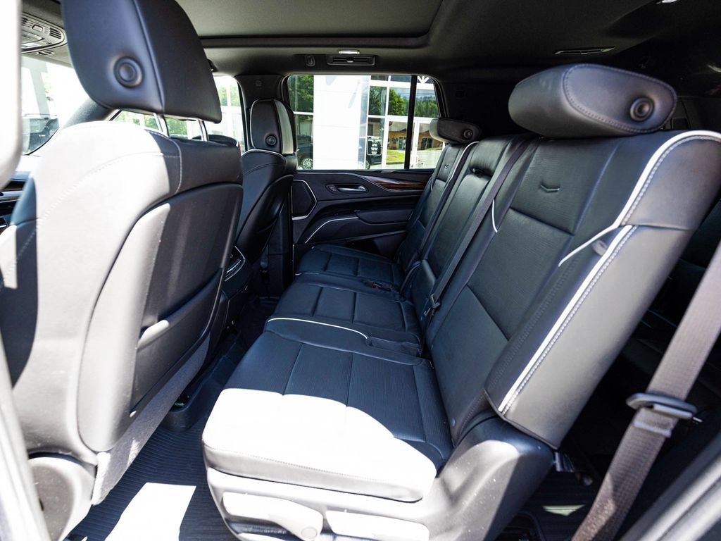 Used 2024 Cadillac Escalade Premium Luxury AWD/4WD image 26