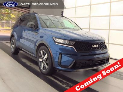 Used 2023 Kia Sorento S w/ Panoramic Sunroof Package