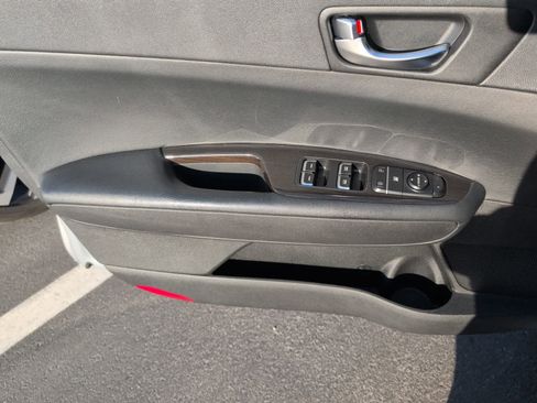 Used 2019 Kia Optima EX image 14