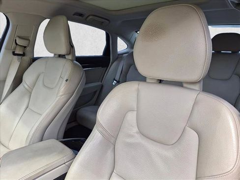 Used 2018 Volvo S90 T5 Momentum w/ Convenience Package FWD image 12