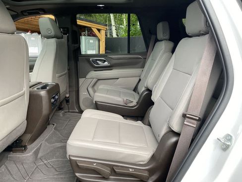 Used 2023 Chevrolet Tahoe Z71 w/ Luxury Package AWD/4WD image 17