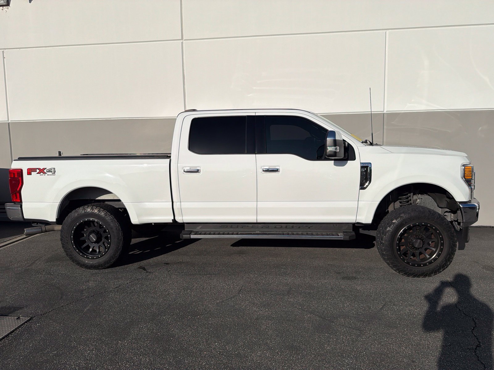 Used 2022 Ford F250 Lariat w/ Lariat Ultimate Package AWD/4WD image 3