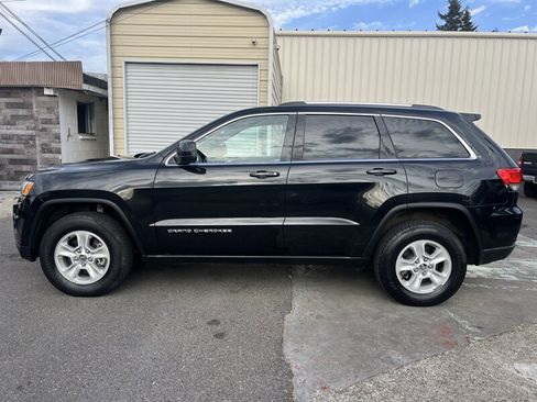 Used 2016 Jeep Grand Cherokee Laredo w/ Quick Order Package 23E AWD/4WD image 2