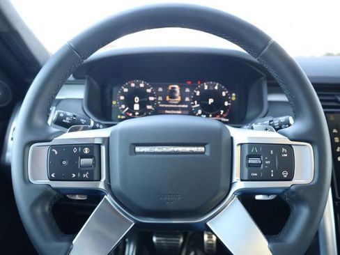Used 2024 Land Rover Discovery Dynamic SE image 13