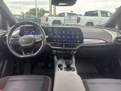 Used 2024 Chevrolet Equinox EV RS FWD image 9