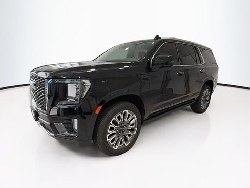 Used 2023 GMC Yukon Denali Ultimate AWD/4WD image 3