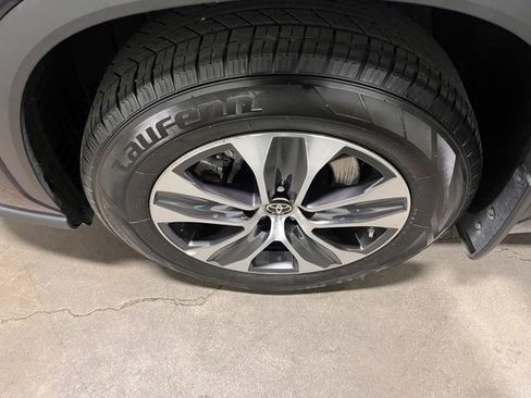 Used 2023 Toyota Highlander L image 30