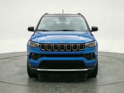 Used 2025 Jeep Compass Limited image 2