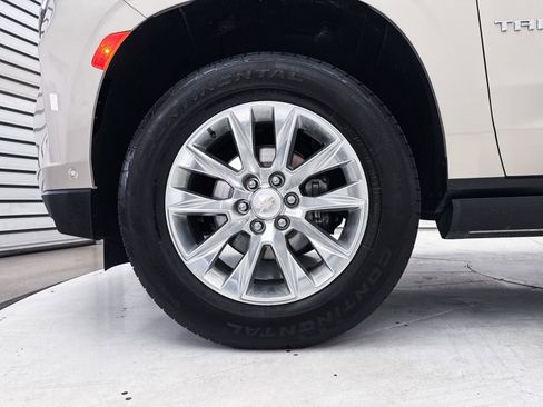 Used 2023 Chevrolet Tahoe Premier w/ Advanced Technology Package image 18