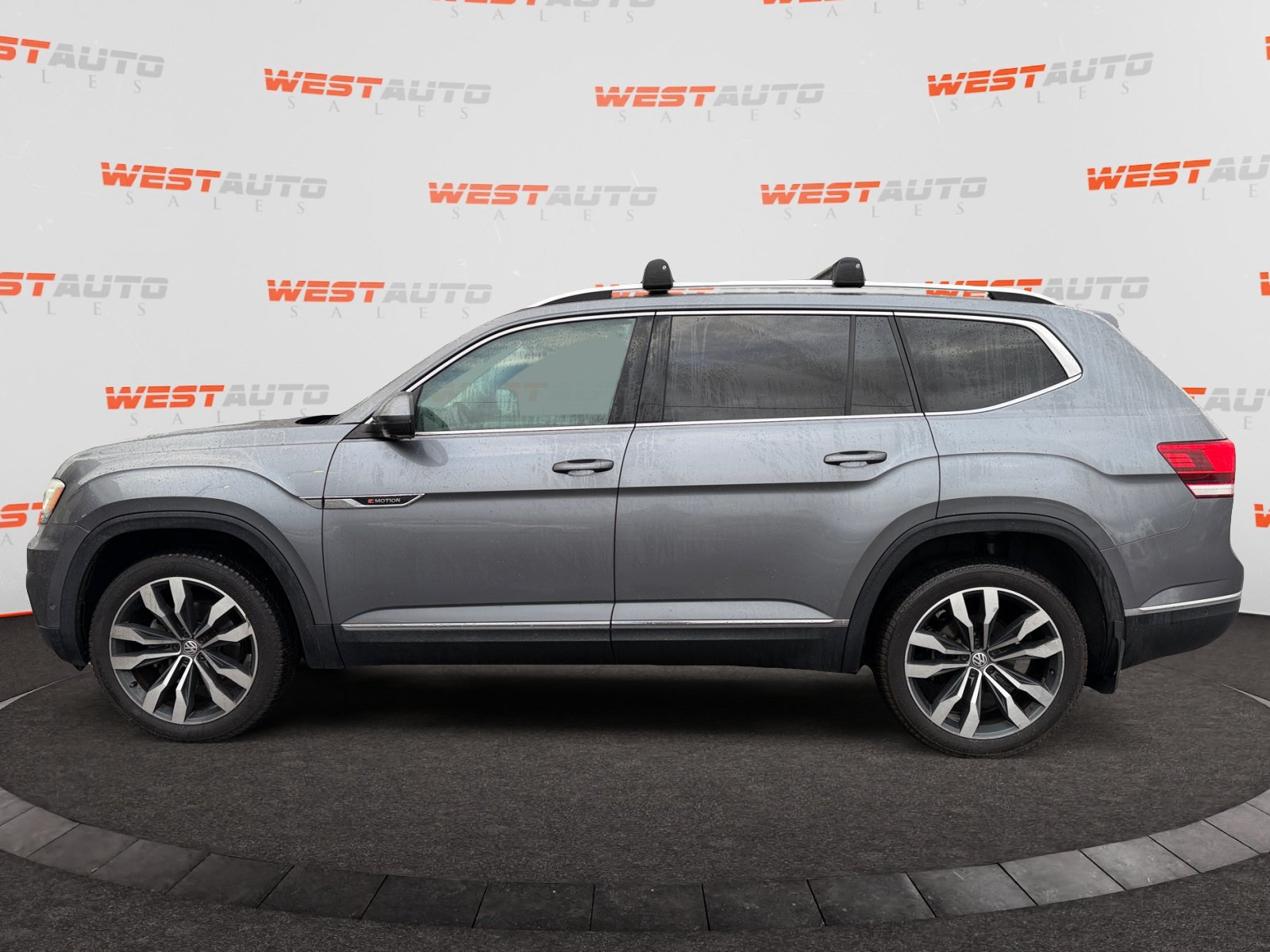 Used 2019 Volkswagen Atlas SEL Premium AWD/4WD image 2