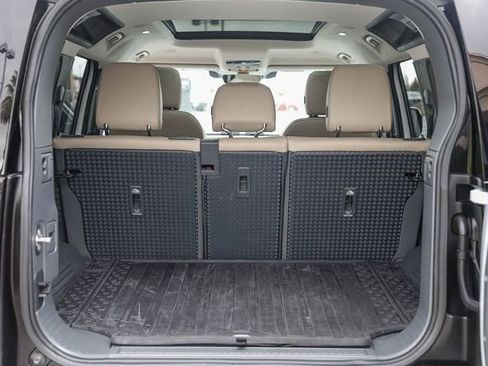 Used 2023 Land Rover Defender 110 S image 26