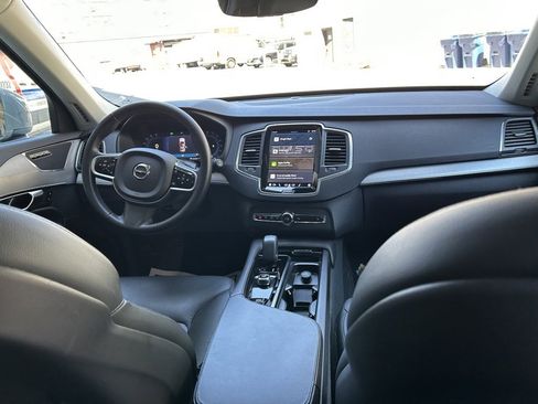 Certified 2025 Volvo XC90 B5 Core image 18