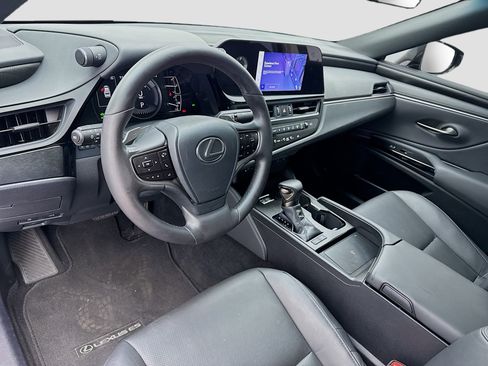 Used 2025 Lexus ES 300h w/ Premium Package image 7