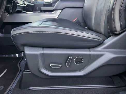 Used 2022 Ford F250 Platinum w/ FX4 Off-Road Package image 42