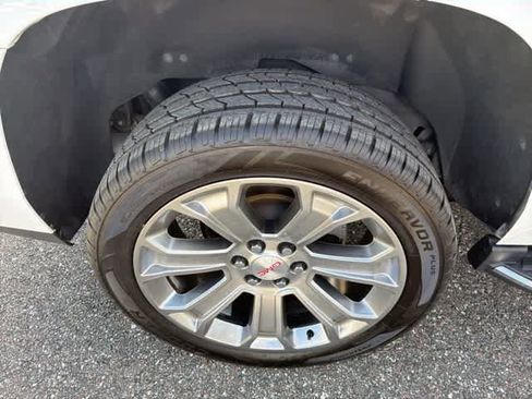 Used 2019 GMC Yukon SLT w/ Open Road Package image 18