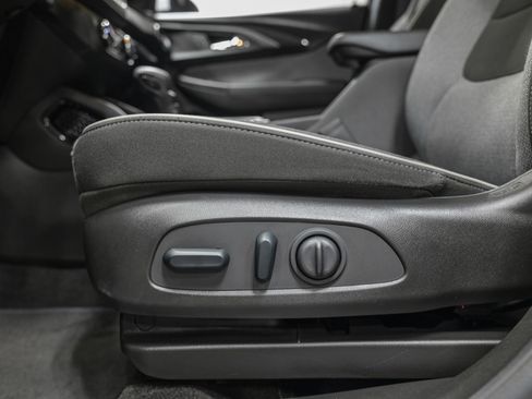 Used 2023 Chevrolet TrailBlazer LT image 14