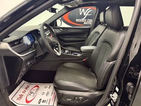 New 2025 Jeep Grand Cherokee L Altitude image 11