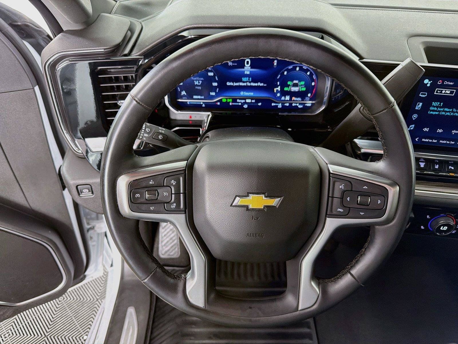 Used 2025 Chevrolet Silverado 3500 LT w/ Safety Package AWD/4WD image 3