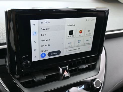 Used 2023 Toyota Corolla Cross LE image 18