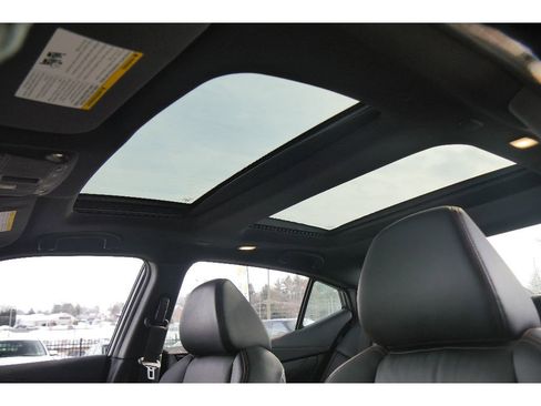 Used 2022 Nissan Maxima SR w/ Sport Mat Group image 11