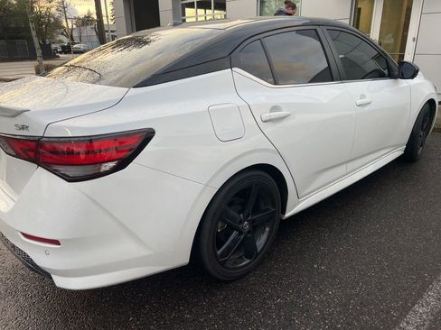 Used 2022 Nissan Sentra SR w/ SR Premium Package image 5