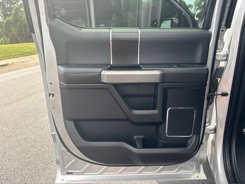 Used 2018 Ford F150 Platinum w/ Equipment Group 701A Luxury AWD/4WD image 19