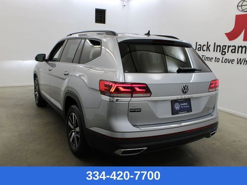 Certified 2022 Volkswagen Atlas SE image 2