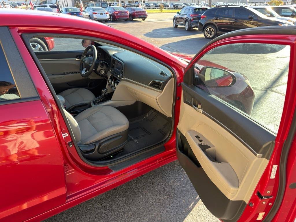Used 2019 Hyundai Elantra SE FWD image 9