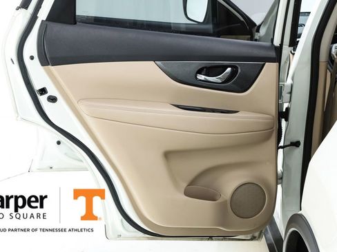 Used 2016 Nissan Rogue SL image 17