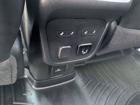 Used 2018 Chevrolet Equinox Premier image 25