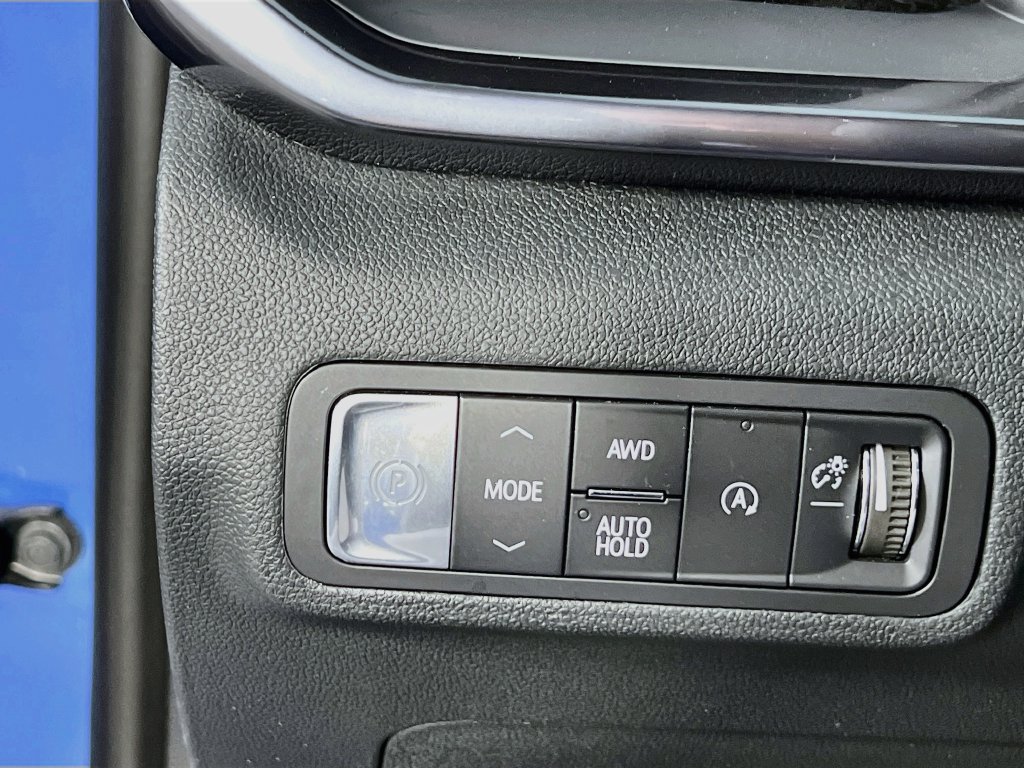Certified 2026 GMC Terrain AT4 w/ Technology Package II AWD/4WD image 9