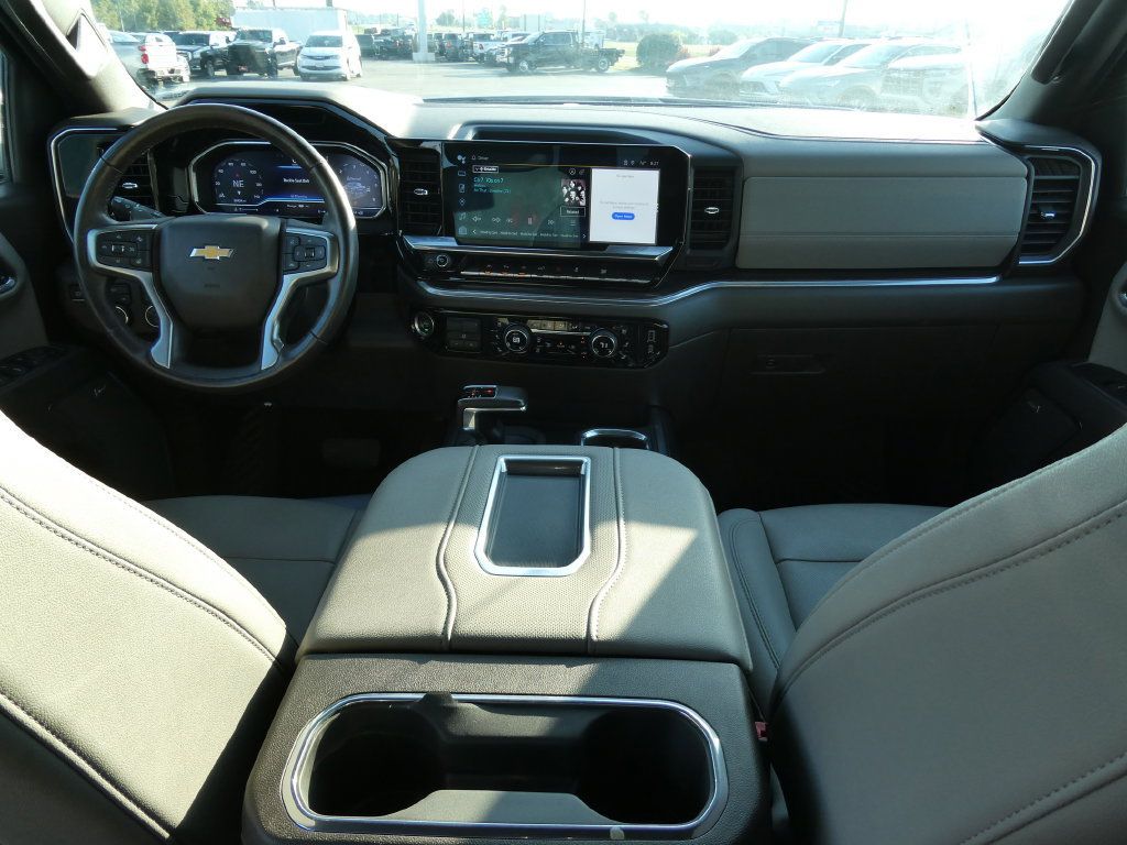 Certified 2022 Chevrolet Silverado 1500 LTZ AWD/4WD image 21