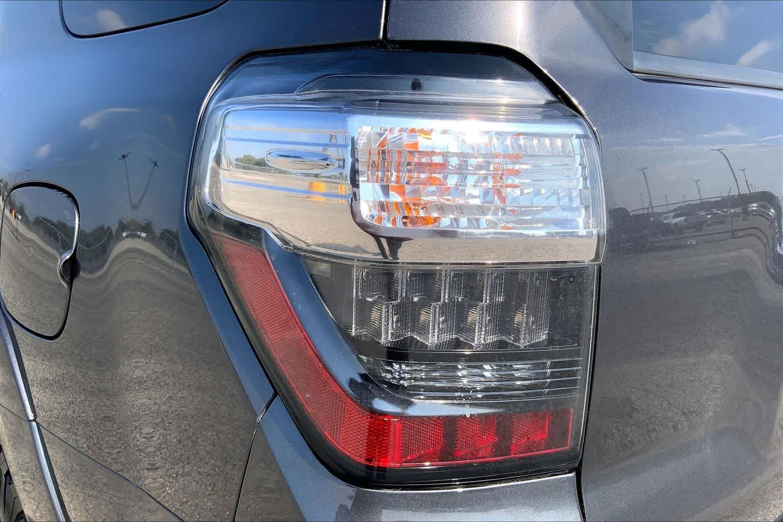 Used 2019 Toyota 4Runner TRD Off-Road Premium AWD/4WD image 28