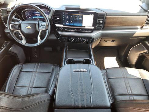 Used 2024 Chevrolet Silverado 2500 High Country w/ Technology Package AWD/4WD image 28