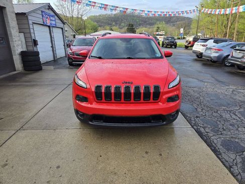 Used 2017 Jeep Cherokee High Altitude AWD/4WD image 3