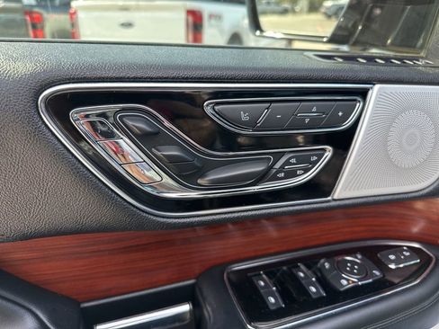 Used 2021 Lincoln Navigator Reserve w/ Luxury Package image 10