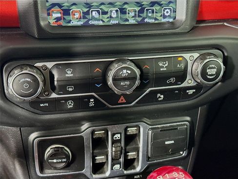 Used 2018 Jeep Wrangler Unlimited Rubicon AWD/4WD image 18