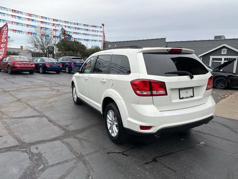 Used 2014 Dodge Journey SXT w/ Flexible Seating Group image 9