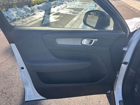 Certified 2025 Volvo XC40 B5 Plus image 16