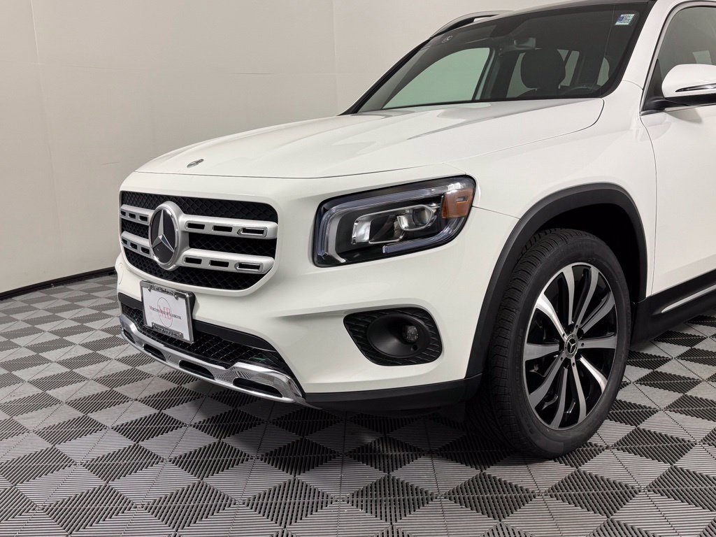 Certified 2023 Mercedes-Benz GLB 250 4MATIC w/ Premium Package image 11