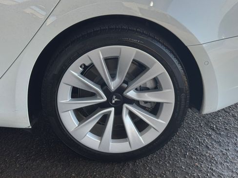 Used 2022 Tesla Model 3 Long Range AWD/4WD image 31
